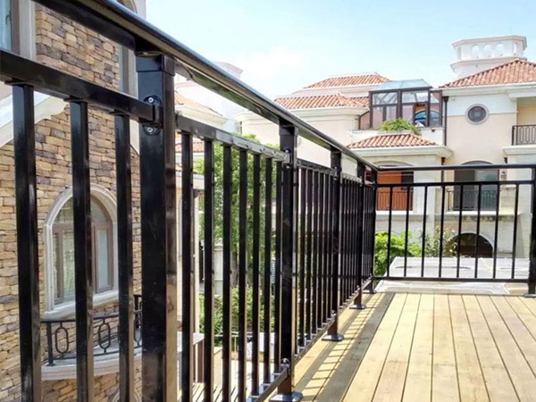 天臺(tái)陽(yáng)臺(tái)護(hù)欄