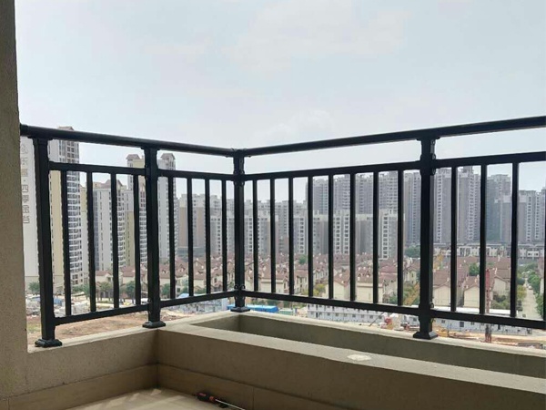 住宅陽(yáng)臺(tái)護(hù)欄