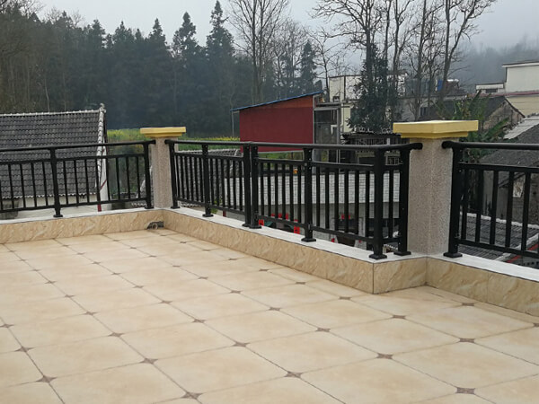 哪里可以定制陽臺(tái)護(hù)欄？