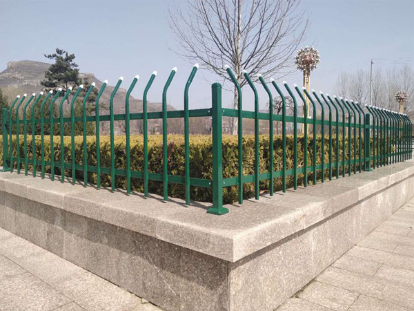 鍍鋅草坪護(hù)欄