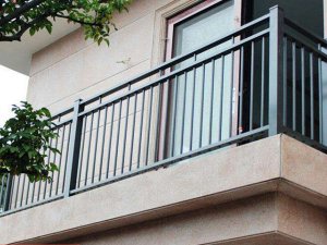 陽臺圍欄多少錢一米？