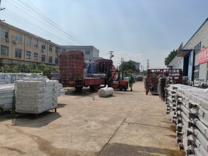 金用護(hù)欄2020年7月20日鋅鋼陽(yáng)臺(tái)欄桿裝車發(fā)貨！