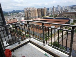 陽臺護(hù)欄的顏色有哪些？