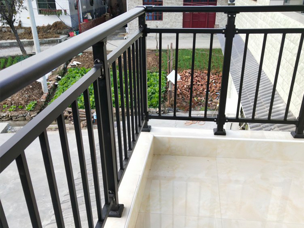 陽臺護(hù)欄種類分類 陽臺護(hù)欄種類分類