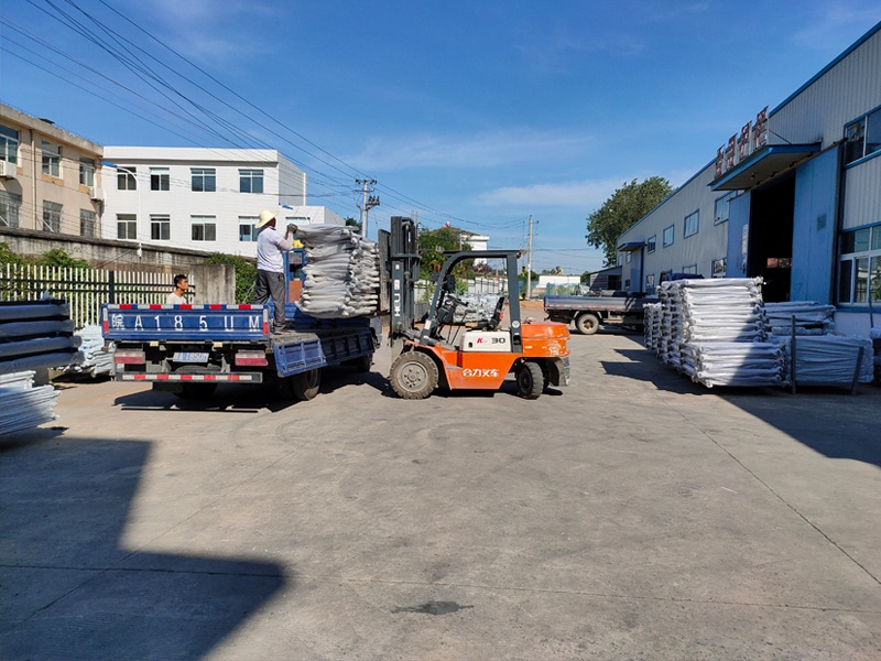 金用護(hù)欄2020年8月15日鋅鋼陽(yáng)臺(tái)護(hù)欄裝車(chē)發(fā)貨！