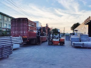 金用護欄2020年8月16日鋅鋼陽臺護欄裝車發(fā)貨！