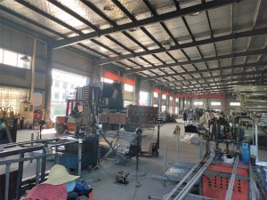 金用護(hù)欄2020年8月17日鋅鋼百葉窗裝車發(fā)貨！