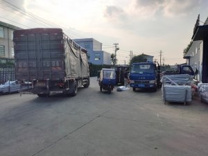 金用護欄2020年8月19日鋅鋼陽臺護欄裝車發(fā)貨！