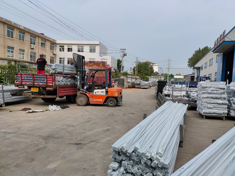 金用護欄2020年8月24日鋅鋼陽臺護欄發(fā)貨！