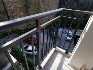 陽臺護(hù)欄定制定做說明