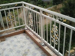 陽臺護(hù)欄采購技巧