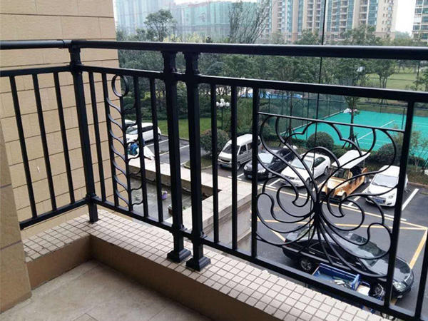 陽(yáng)臺(tái)護(hù)欄代加工流程 陽(yáng)臺(tái)護(hù)欄代加工流程