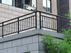 陽臺護(hù)欄選購注意事項