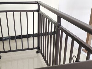 噴塑陽(yáng)臺(tái)護(hù)欄與噴漆陽(yáng)臺(tái)護(hù)欄相比有什么優(yōu)勢(shì)？