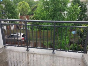 鋅鋼陽(yáng)臺(tái)護(hù)欄介紹