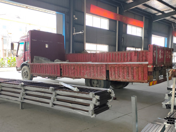 金用護(hù)欄2020年9月30日鋅鋼陽臺護(hù)欄發(fā)貨！