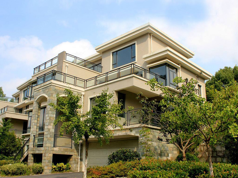 黃山鴻威東方麗景別墅樓梯扶手、陽(yáng)臺(tái)玻璃護(hù)欄定制