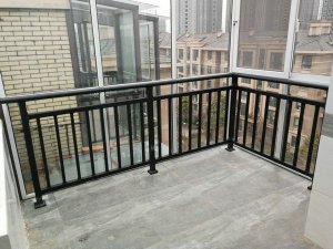 辨別鋅鋼護(hù)欄表面處理優(yōu)劣的方法有哪些？