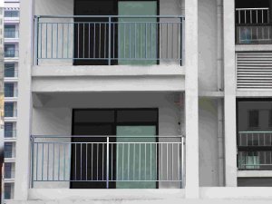 為什么大家選擇鋅鋼護(hù)欄？