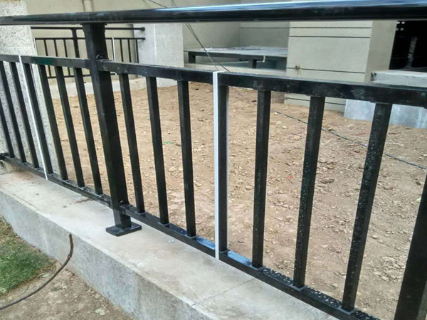 鋅鋼護(hù)欄使用壽命 鋅鋼護(hù)欄使用壽命