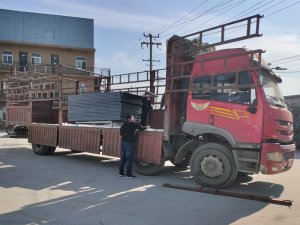 金用護(hù)欄2021年1月14日鋅鋼百葉窗發(fā)貨！