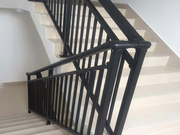 樓梯扶手如何選？
