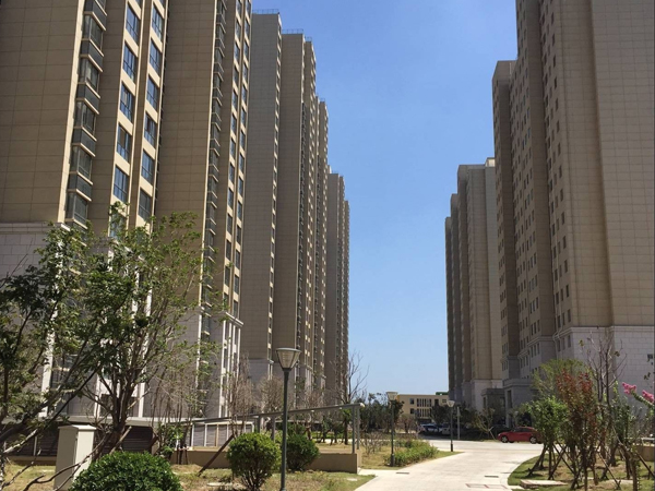 淮北桓湖花園小區(qū)鋅鋼陽臺護欄、鋅鋼百葉窗定制