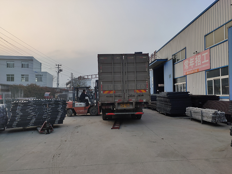 金用護(hù)欄2021年3月13日百葉窗發(fā)貨！