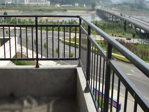 陽臺護欄哪家便宜？