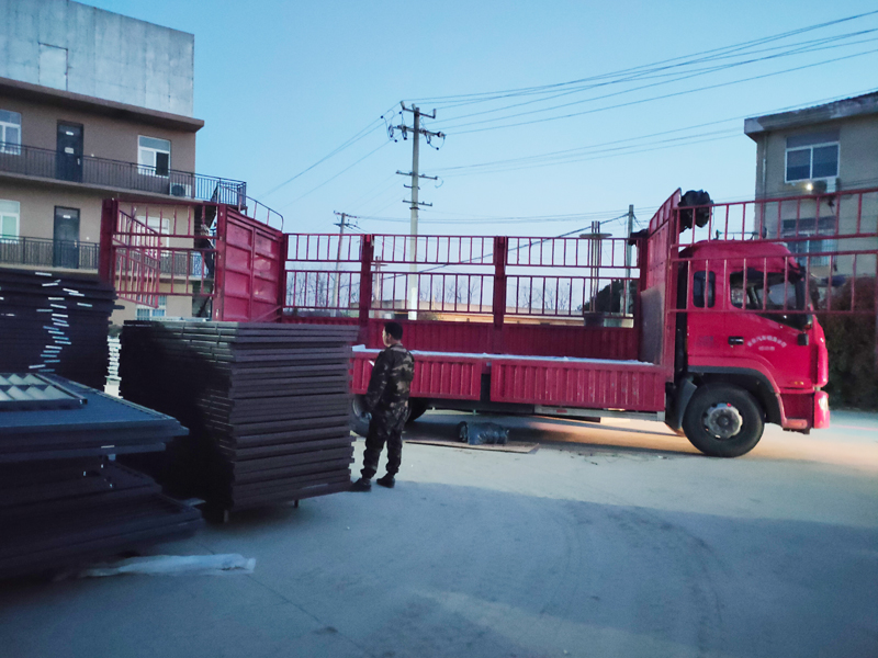 金用護(hù)欄2021年3月22日鋁合金百葉窗發(fā)貨！