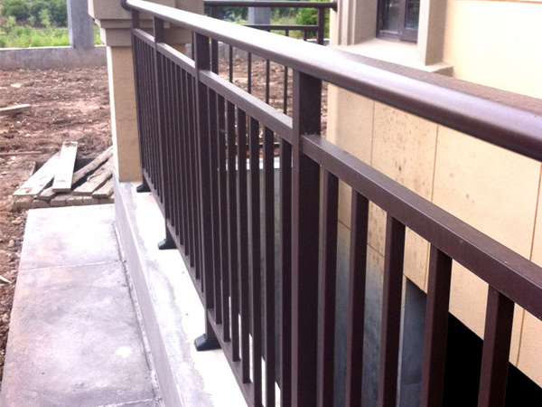 采購(gòu)陽(yáng)臺(tái)欄桿，選它絕對(duì)靠譜！