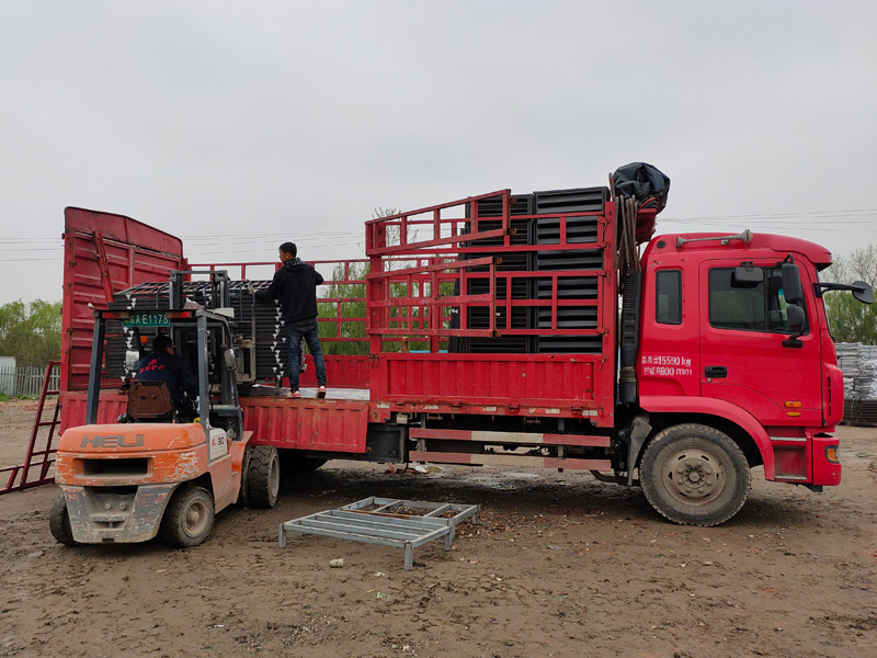 金用護(hù)欄2021年3月31日鋅鋼百葉窗發(fā)貨！