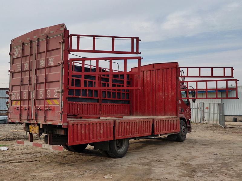 金用護(hù)欄2021年4月7日鋅鋼百葉窗發(fā)貨！