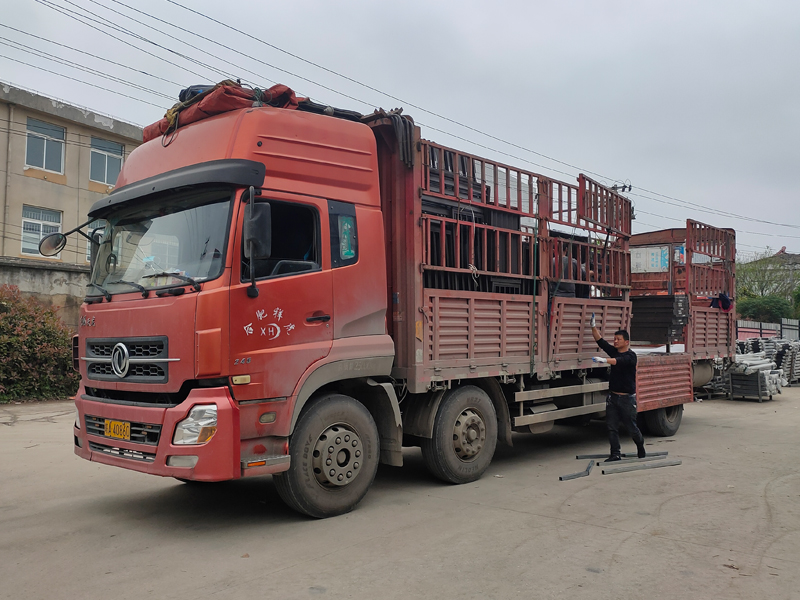 金用護欄2021年4月22日鋁合金百葉窗發(fā)貨！