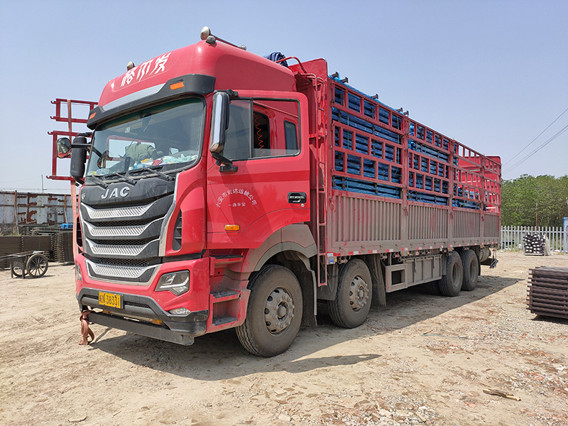 金用護(hù)欄2021年4月30日鋅鋼連廊欄桿發(fā)貨！