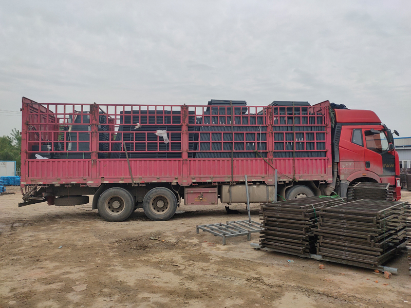 金用護欄2021年5月6日鋁合金百葉窗發(fā)貨！