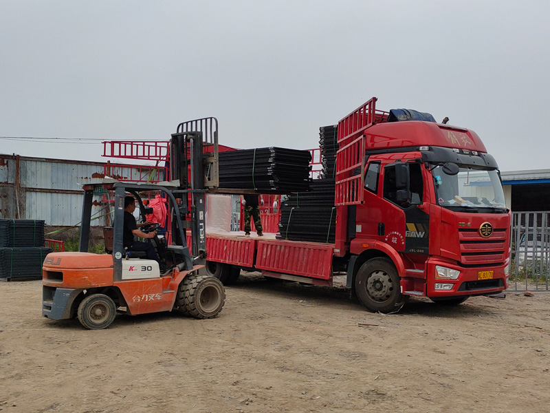 金用護(hù)欄2021年5月13日鋅鋼百葉窗發(fā)貨！