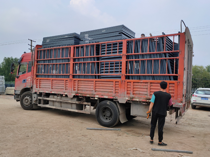 金用護欄2021年6月3日鋅鋼百葉窗發(fā)貨！