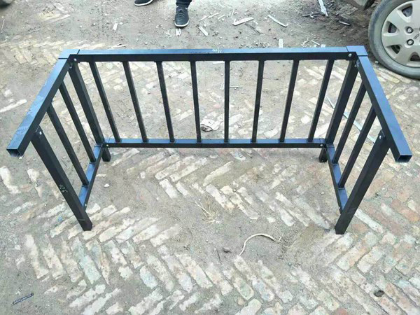 空調(diào)護(hù)欄維護(hù)保養(yǎng)方法 空調(diào)護(hù)欄維護(hù)保養(yǎng)方法