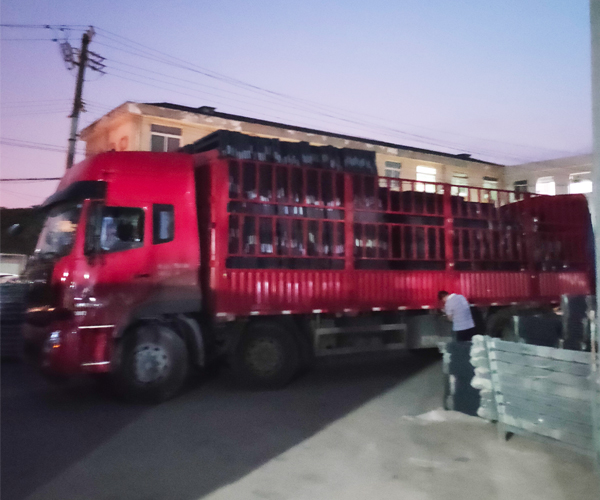 金用護欄2021年6月11日鋅鋼百葉窗發(fā)貨！