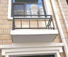 空調(diào)護欄有哪些材質(zhì)？