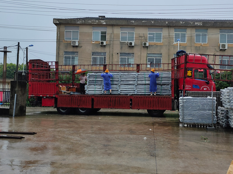 金用護欄2021年7月8日鋅鋼陽臺護欄發(fā)貨！