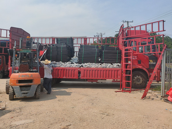 金用護欄2021年7月15日鋅鋼空調(diào)護欄發(fā)貨！