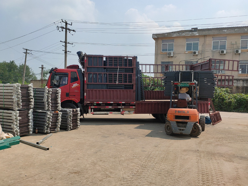 金用護欄2021年8月2日鋅鋼百葉窗發(fā)貨！