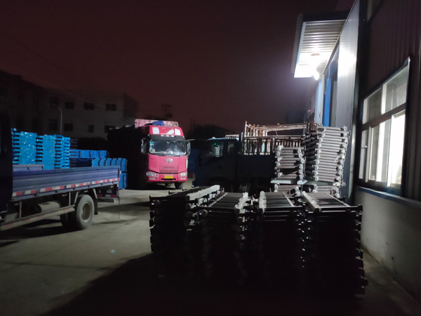 金用護欄2021年10月21日鋅鋼樓梯欄桿發(fā)貨！