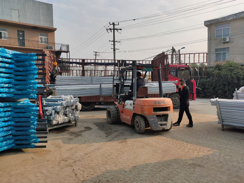 金用護(hù)欄2021年10月23日鋅鋼組裝護(hù)欄發(fā)貨！