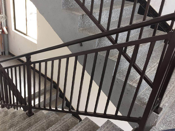樓梯護(hù)欄分類 樓梯護(hù)欄分類