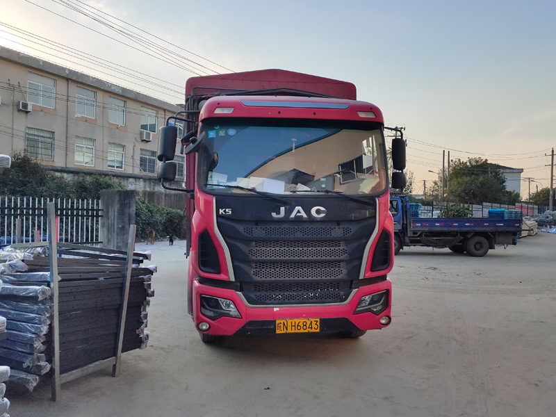 金用護欄2021年11月17日鋅鋼百葉窗發(fā)貨！