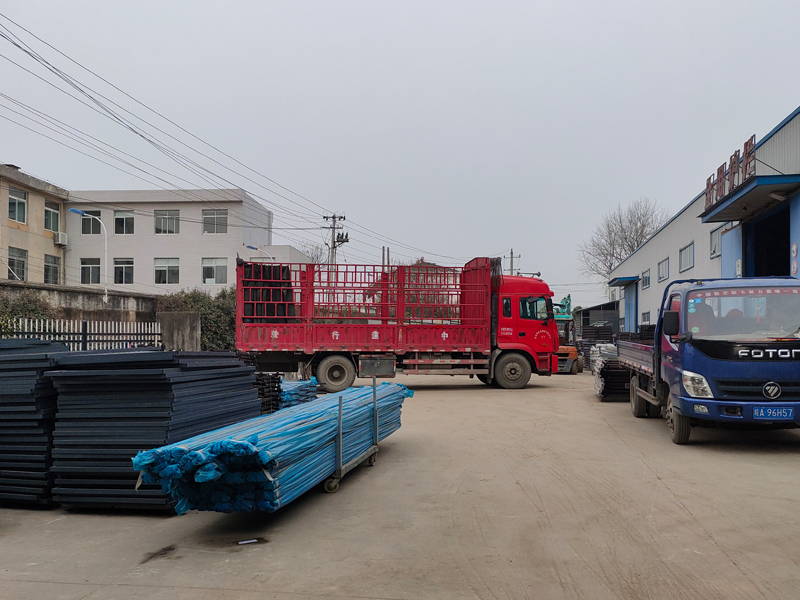 金用護(hù)欄2022年2月22日鋁合金百葉窗裝車發(fā)貨！