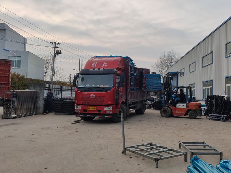 金用護欄2022年3月21日鋅鋼陽臺欄桿裝車發(fā)貨！